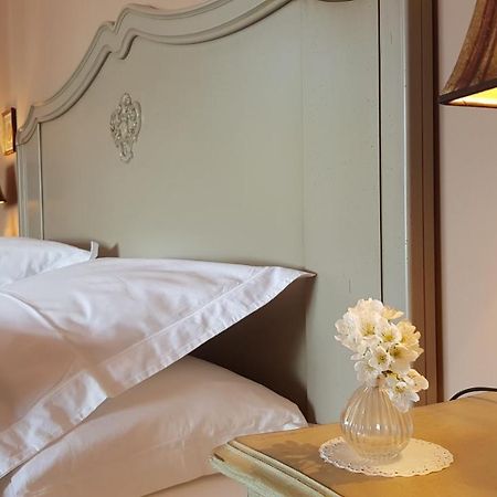 Pierres Blanches Bed & Breakfast Cotignac Eksteriør bilde