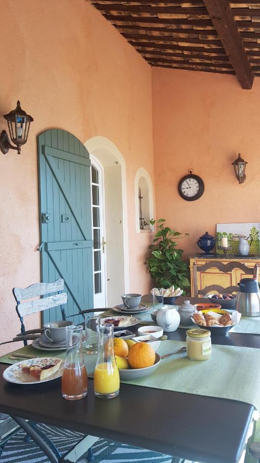 Pierres Blanches Bed & Breakfast Cotignac Eksteriør bilde